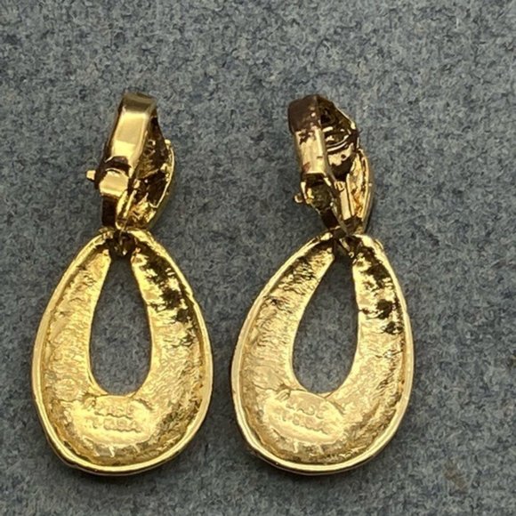 Clip On Earrings As Is Teardrop Hoop Gold Green Red Cream Enamel Swirl USA - Picture 4 of 7